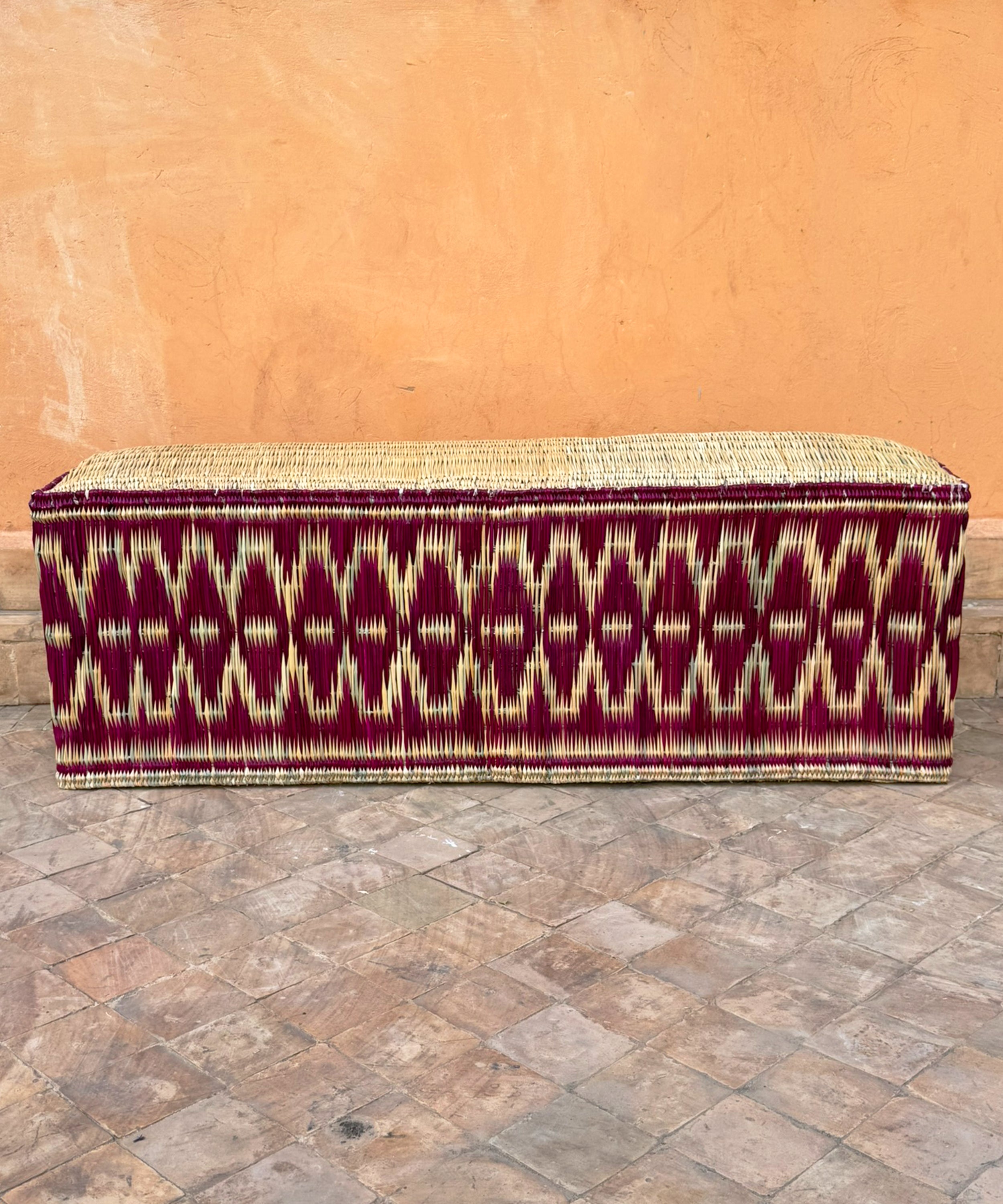 Large wicker bench, burgundy