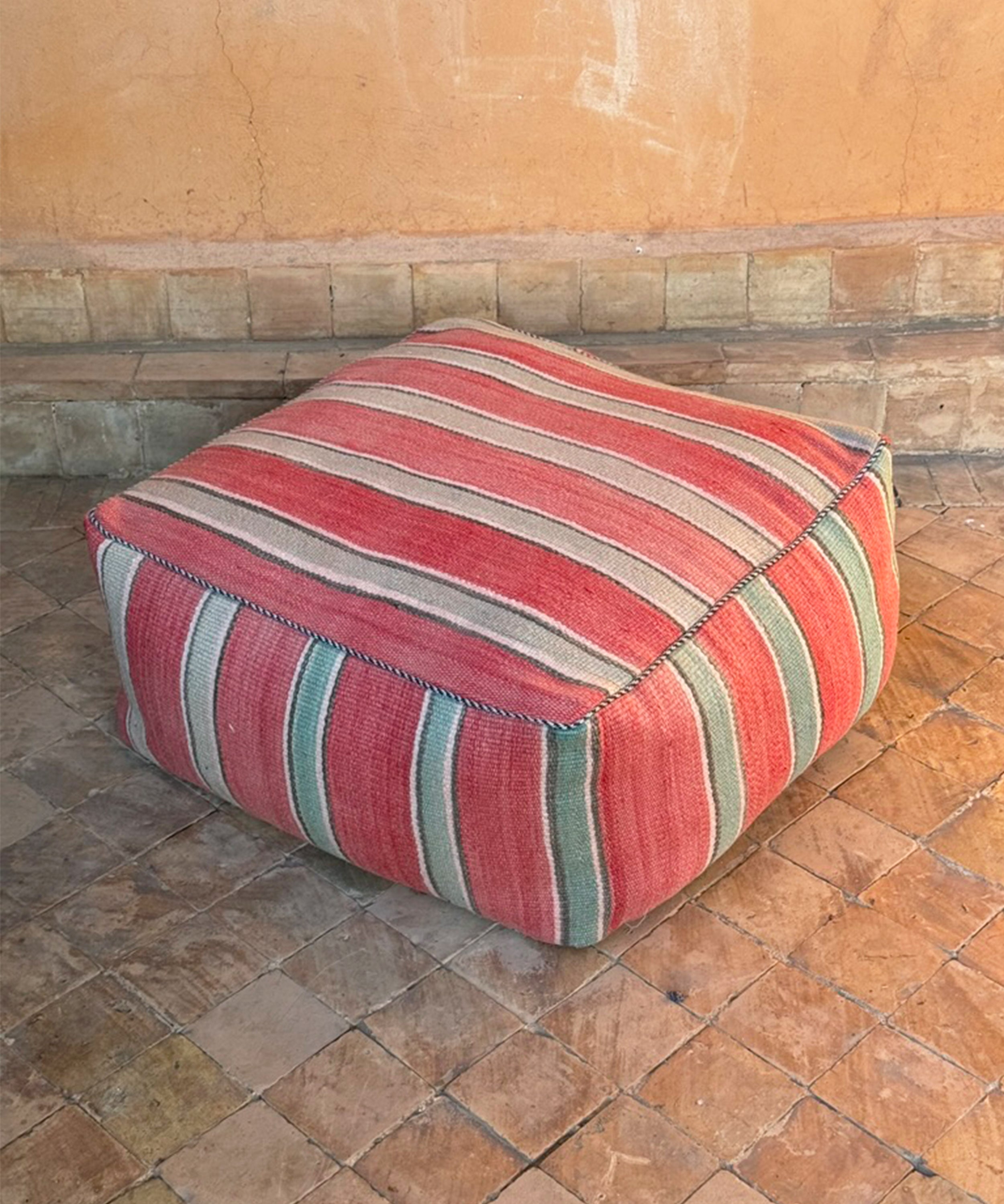 The floor cushion, medina mint